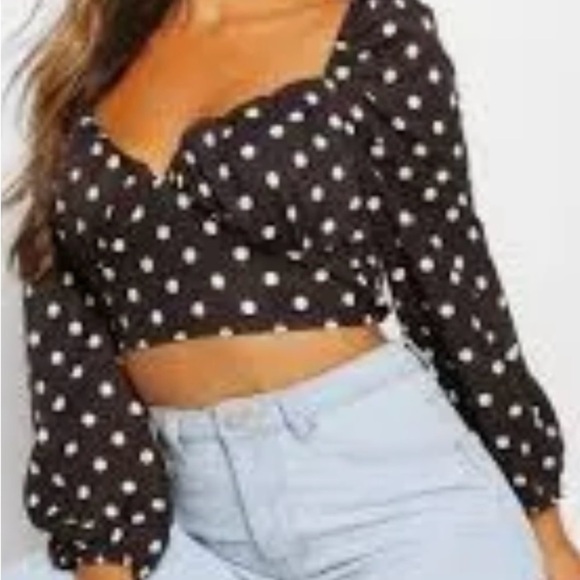 Boohoo Tops - NWT Boohoo Plus Black and White Polka Dot Ruched Puffed Sleeve Crop Top Size 16